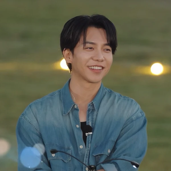 Penampilan Lee Seunggi yang paling disukai hari ini