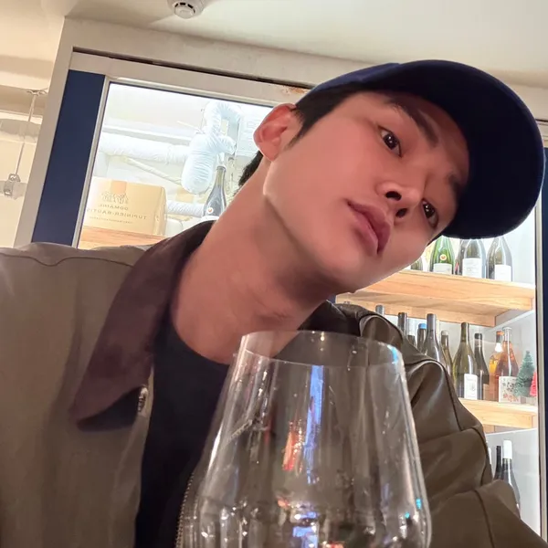 Penampilan Rowoon yang paling disukai hari ini