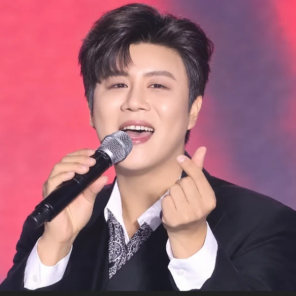 The most loved look of Jin Haesung today