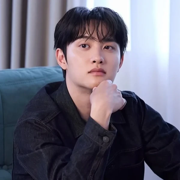Foto populer Doh Kyungsoo (D.O.) yang penuh cinta dari penggemar
