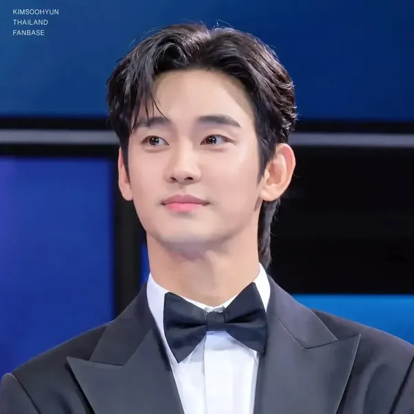Popular photo full of fans’ love for Kim Soohyun