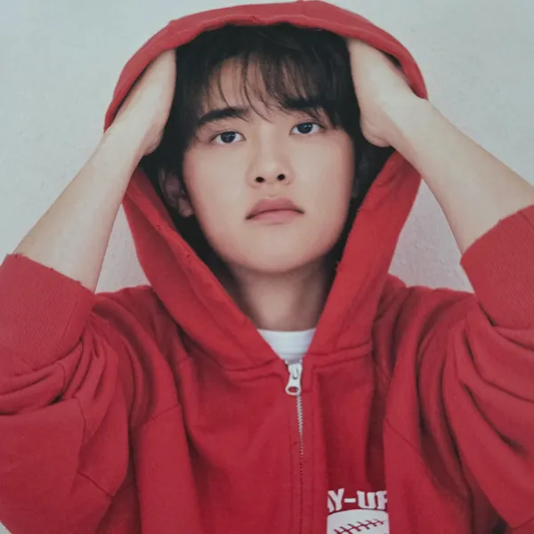 Foto populer Doh Kyungsoo (D.O.) yang penuh cinta dari penggemar