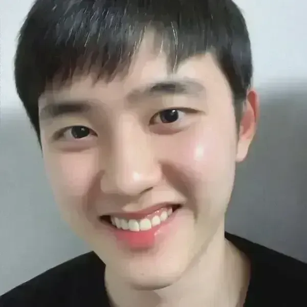 Penampilan Doh Kyungsoo (D.O.) yang paling disukai hari ini