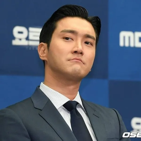 今天最受喜爱的崔始源模样