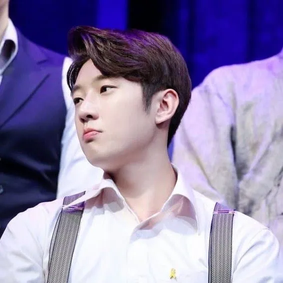 The most loved look of Ko Eunsung today