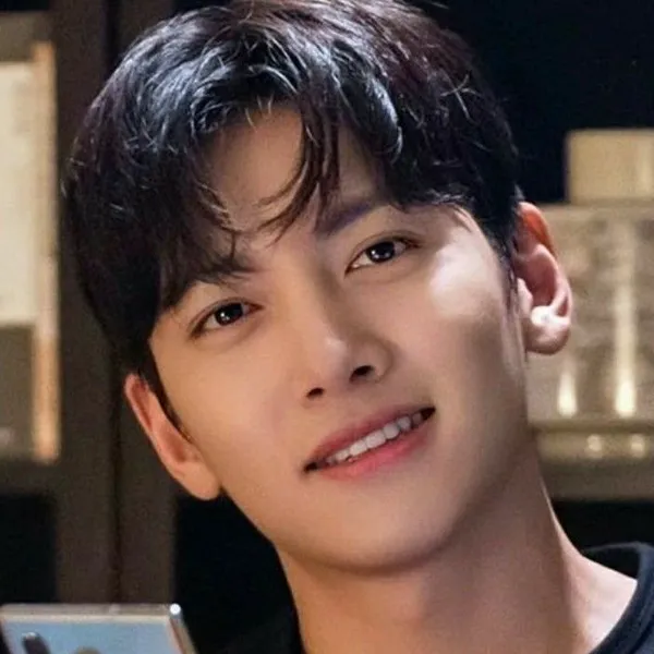 充满粉丝爱意的池昌旭人气照片