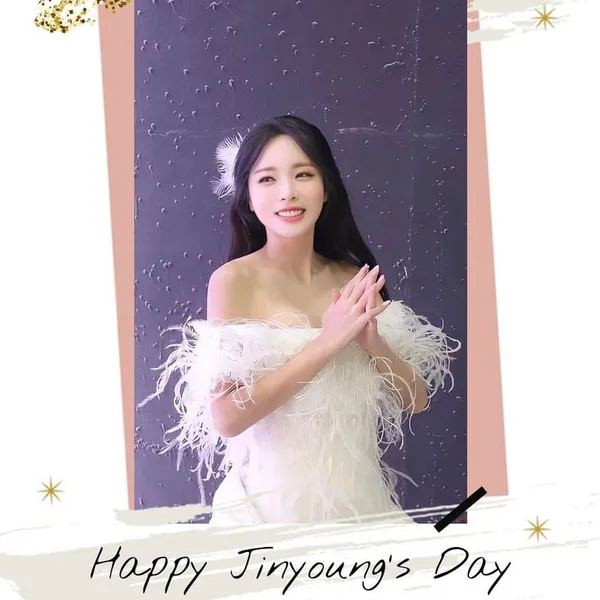 Popular photo full of fans’ love for Hong Jinyoung
