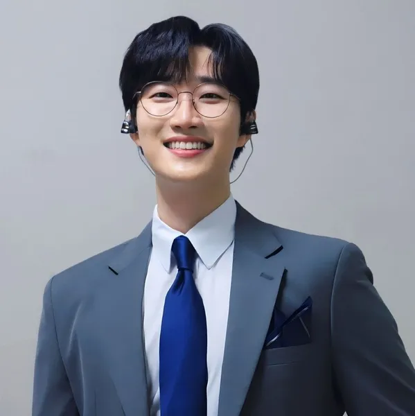 Popular photo full of fans’ love for Gong Hoon